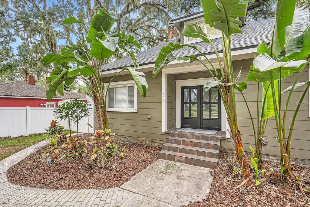 Photo of 734 S Mills Avenue, Orlando, FL 32801 (MLS # O6253101)