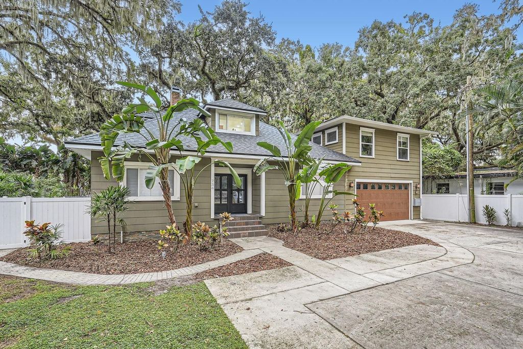 Photo of 734 S Mills Avenue, Orlando, FL 32801 (MLS # O6253101)