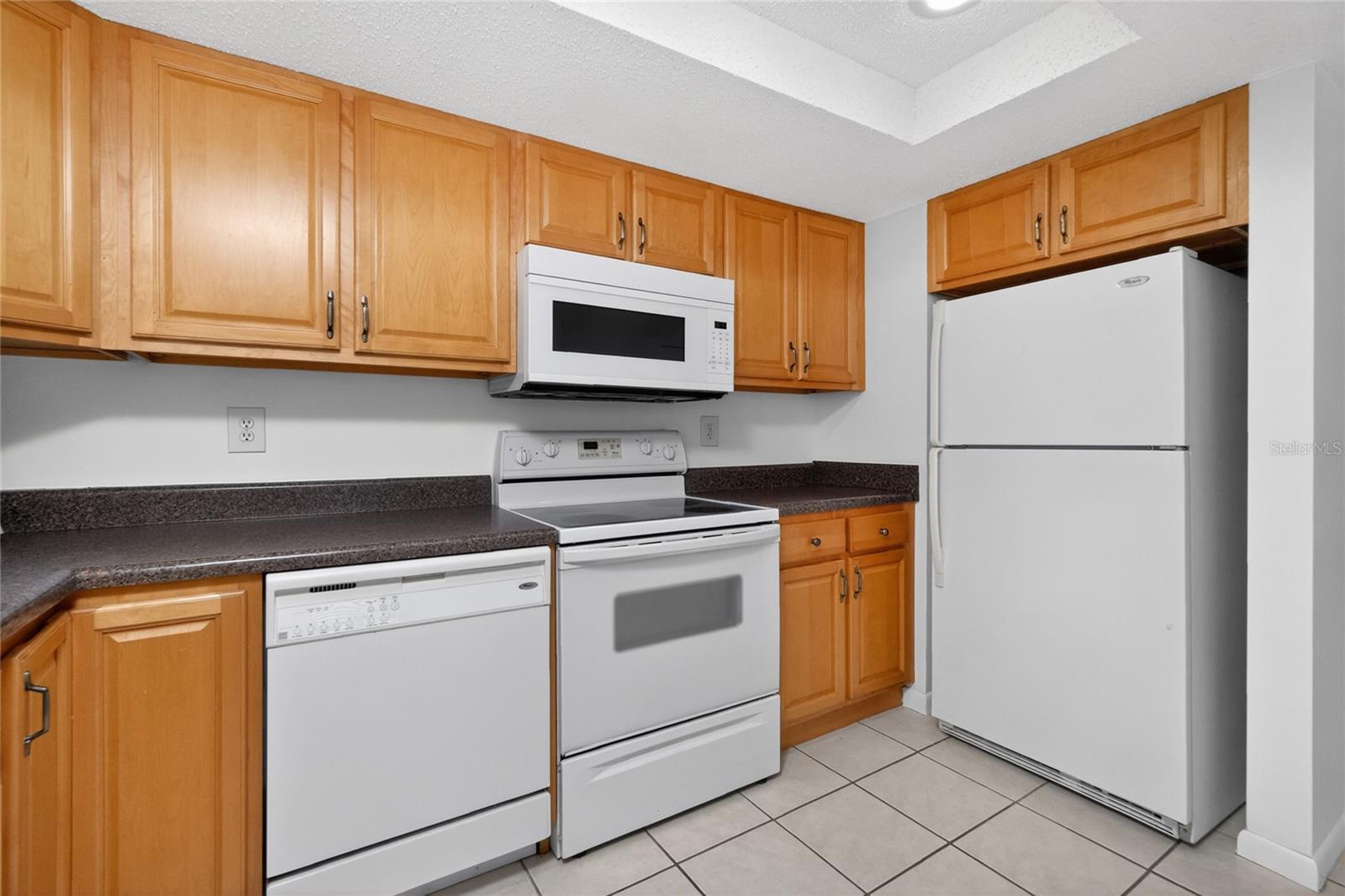 AQUI ESTATES UNIT 01 - Residential