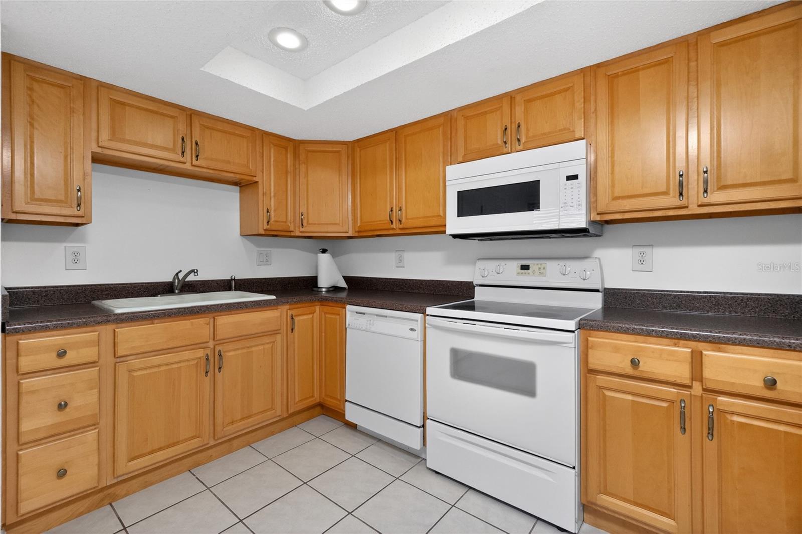 AQUI ESTATES UNIT 01 - Residential