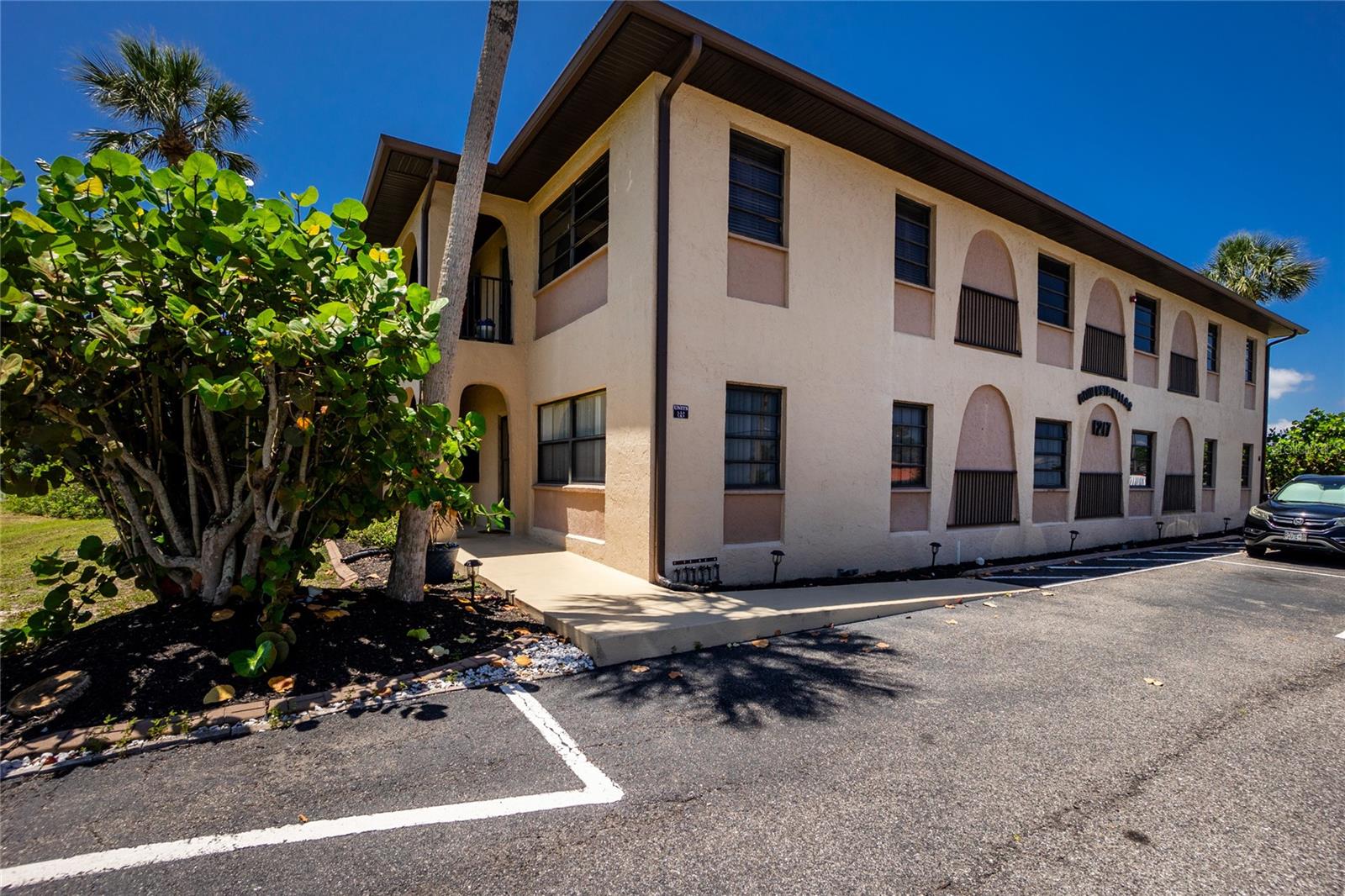 AQUI ESTATES UNIT 01 - Residential
