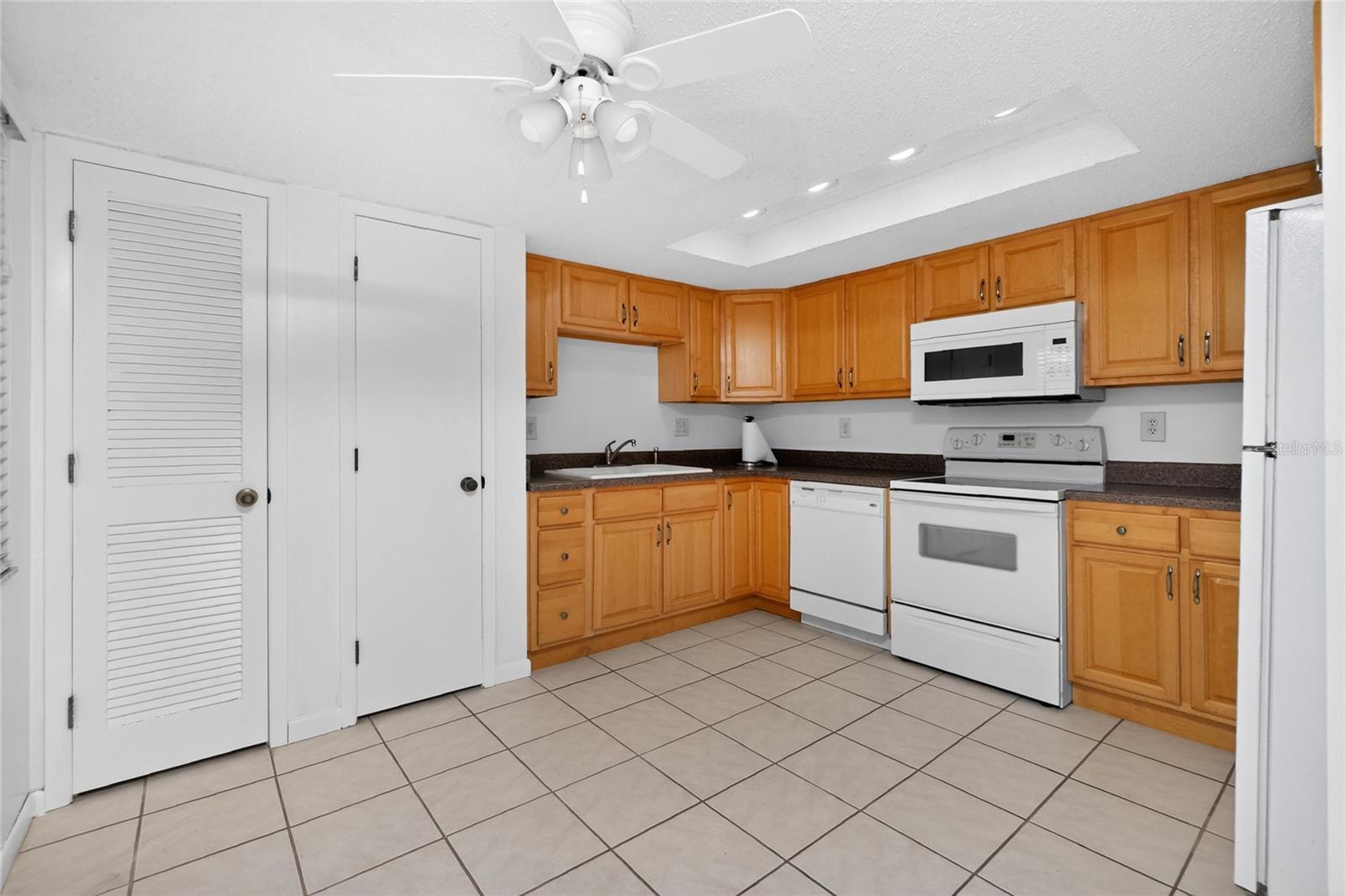 AQUI ESTATES UNIT 01 - Residential