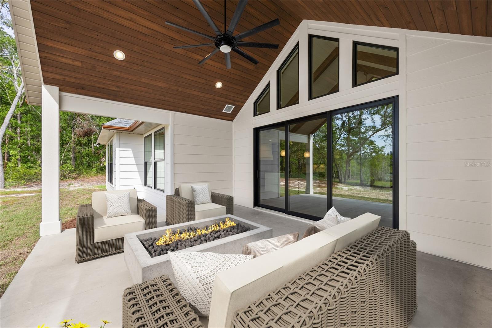 STARLAKE ESTATES - Residential