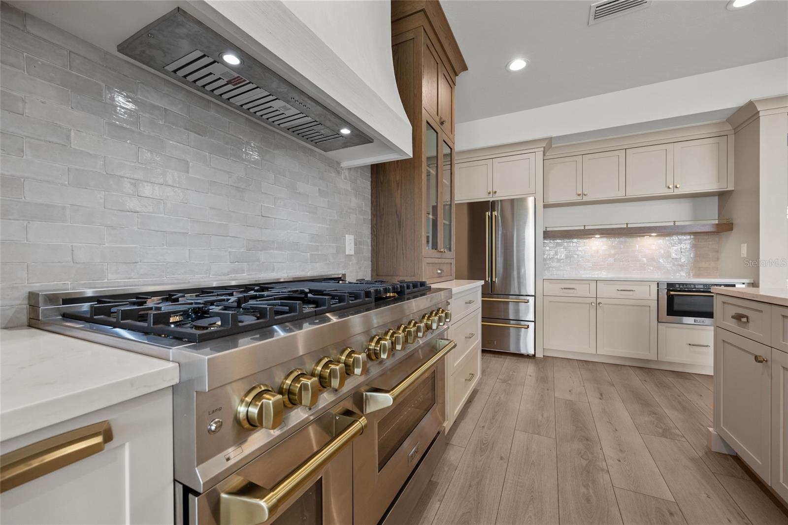 STARLAKE ESTATES - Residential