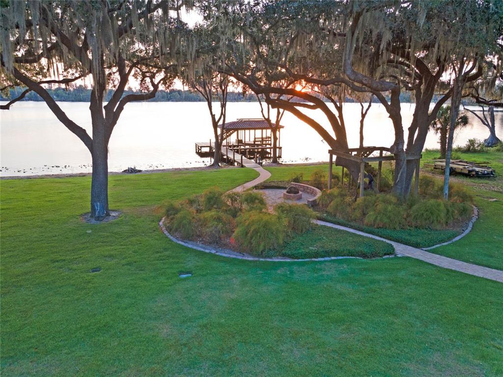 ESTATES AT LAKE SUSAN - Residential