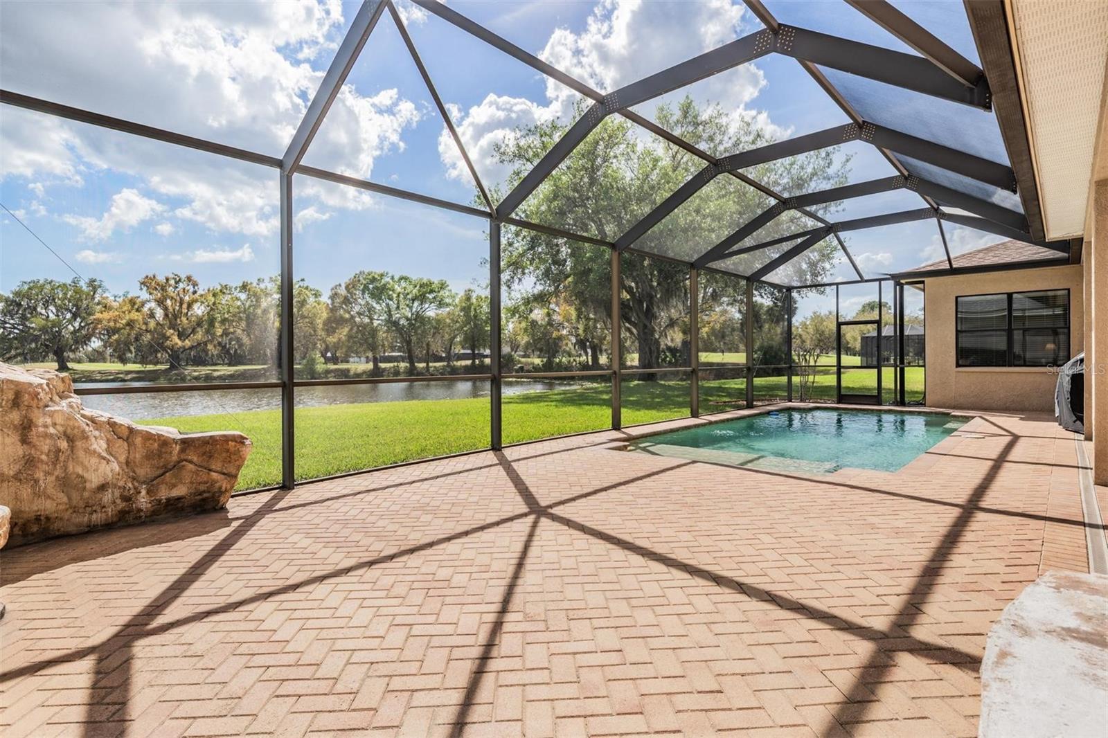 NINE EAGLES UNIT ONE SEC I - Residential