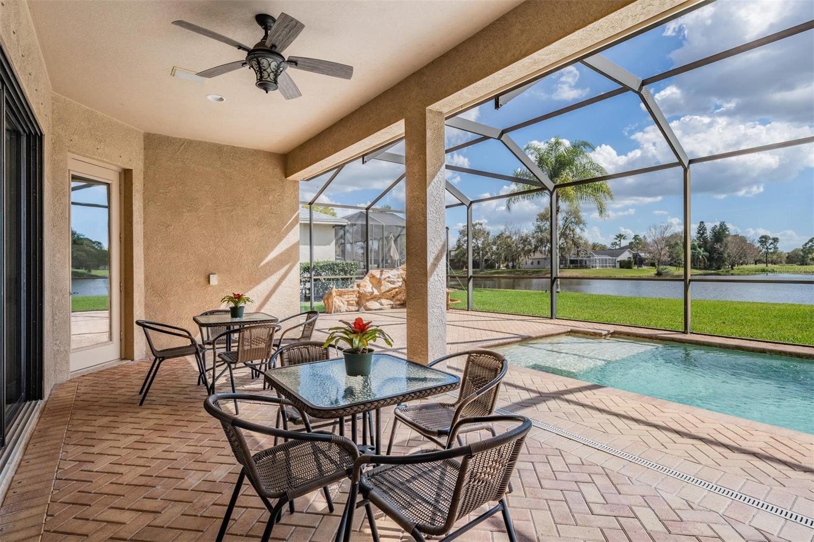 NINE EAGLES UNIT ONE SEC I - Residential