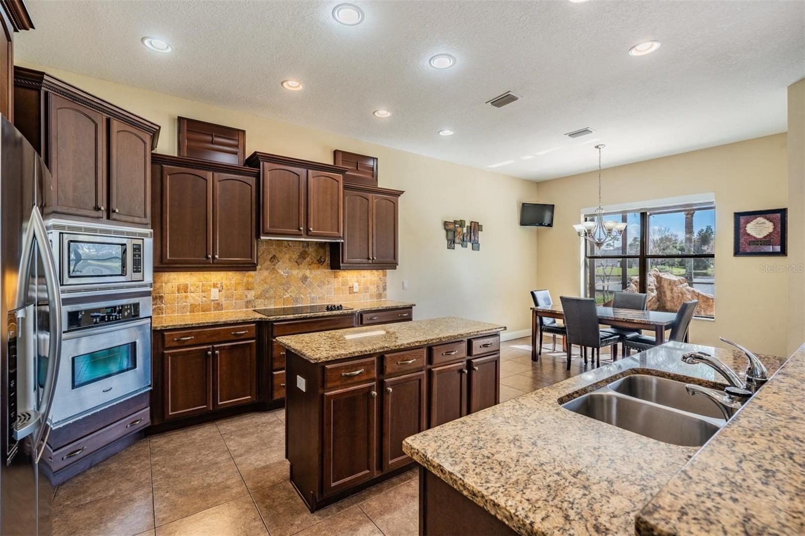 NINE EAGLES UNIT ONE SEC I - Residential