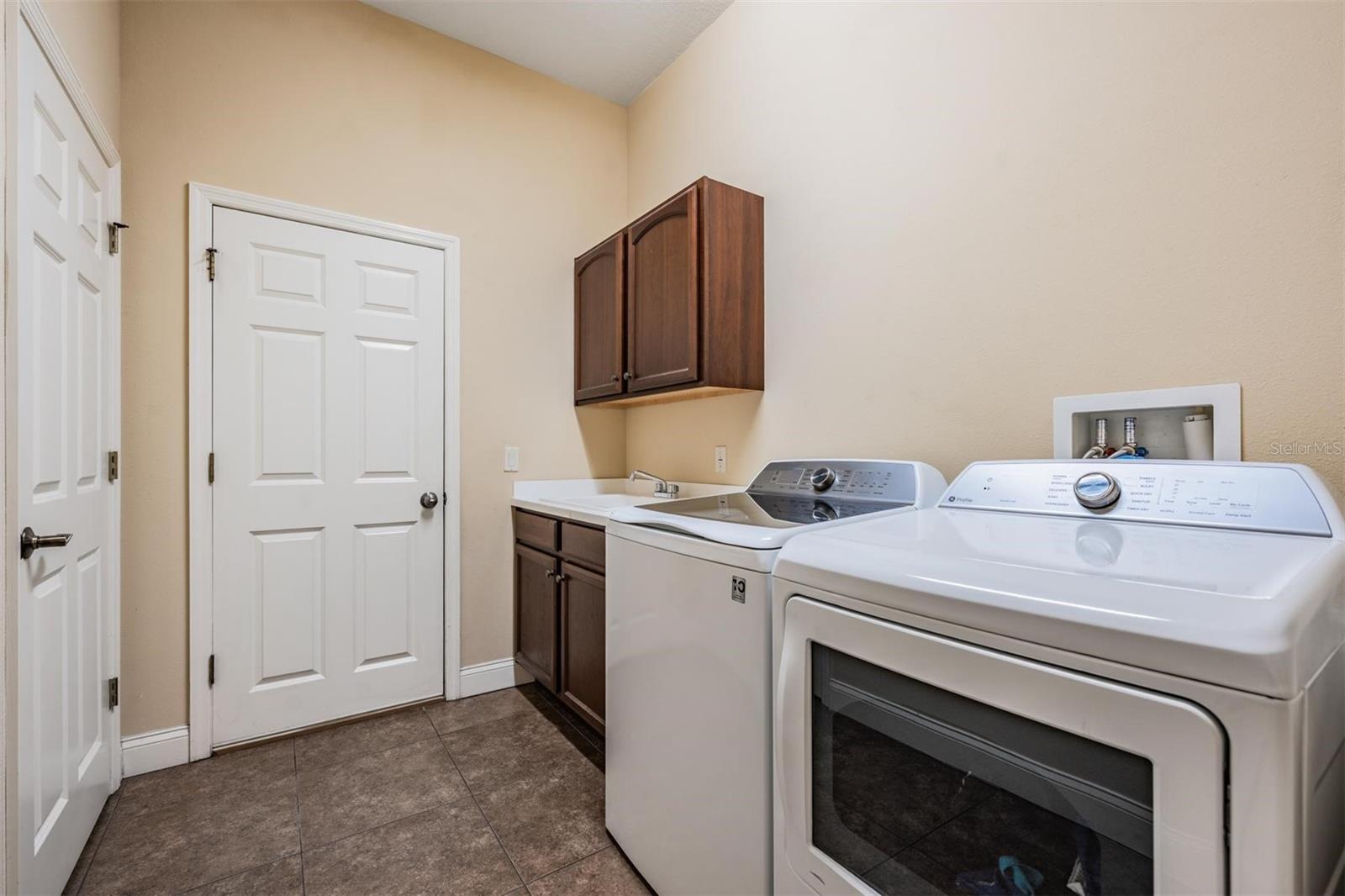 NINE EAGLES UNIT ONE SEC I - Residential