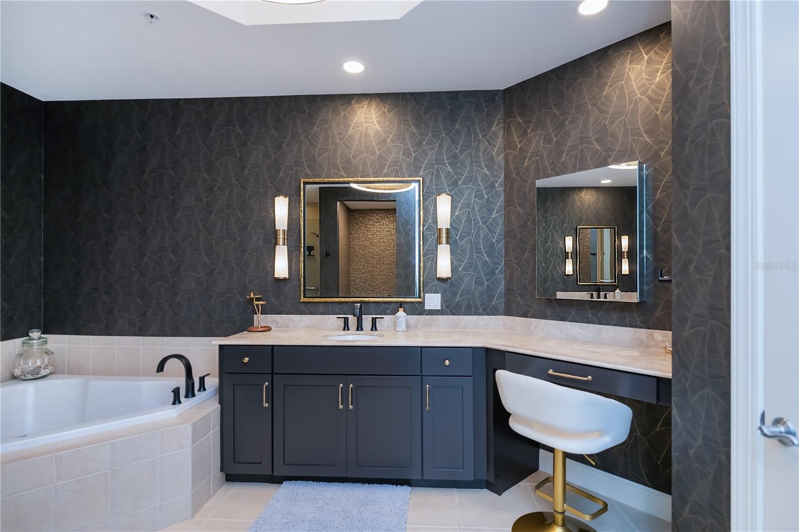 HIGH POINT PLACE PH 01 - Residential