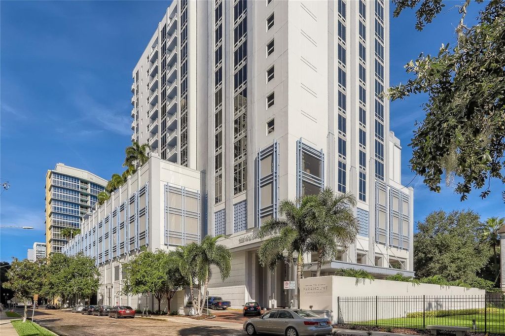 Photo of 415 E Pine Street, Orlando, FL 32801 (MLS # O6414041)