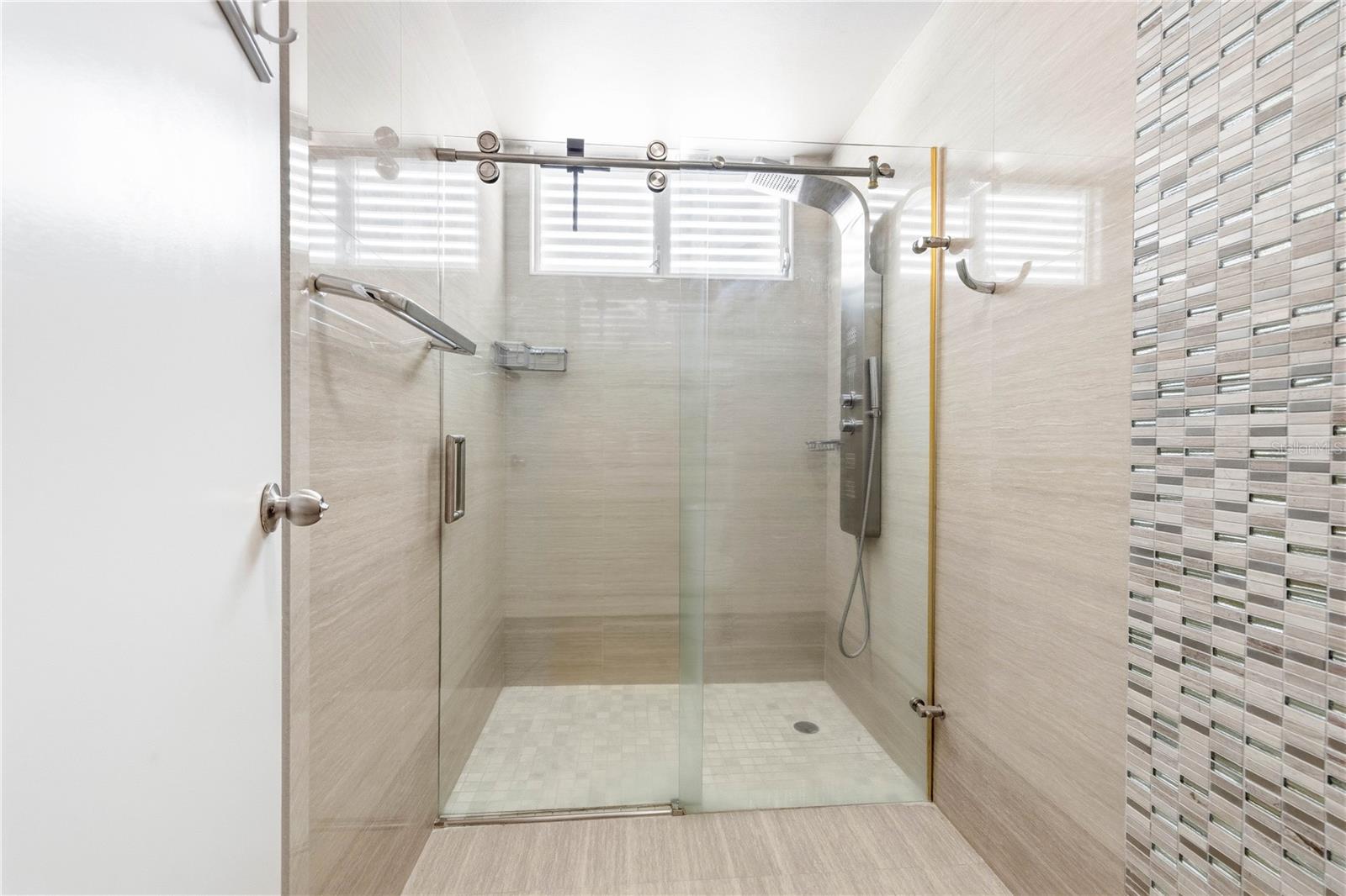 PASEO REAL - Residential