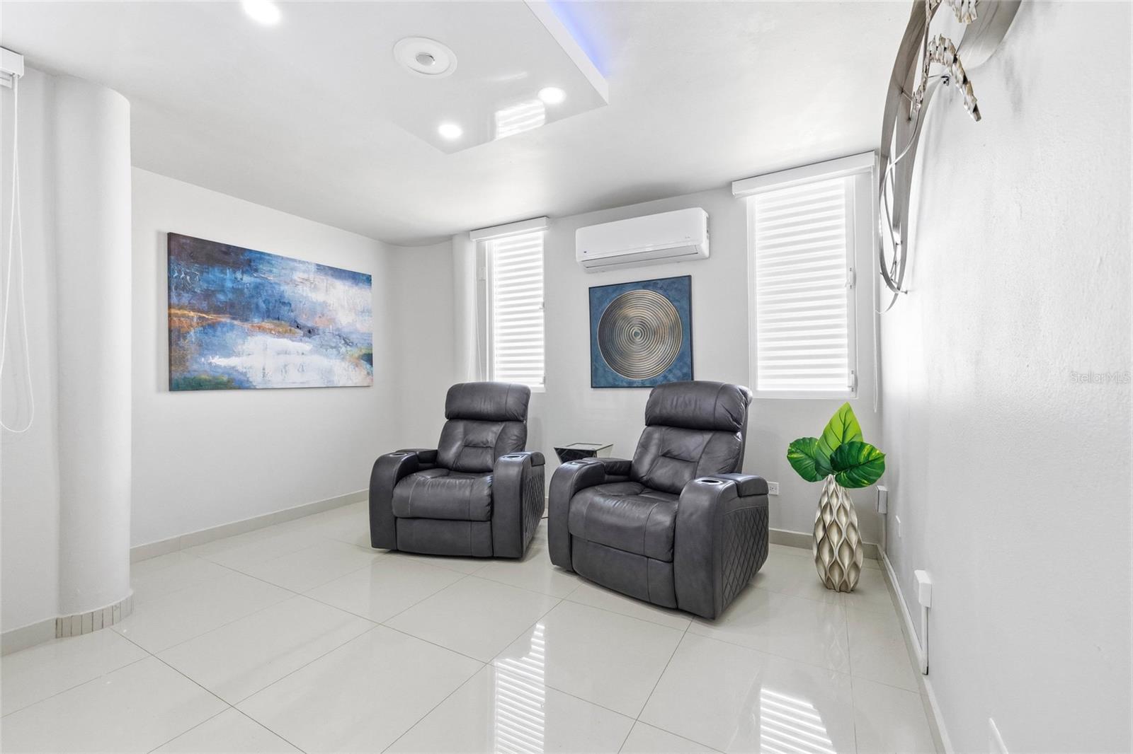 PASEO REAL - Residential