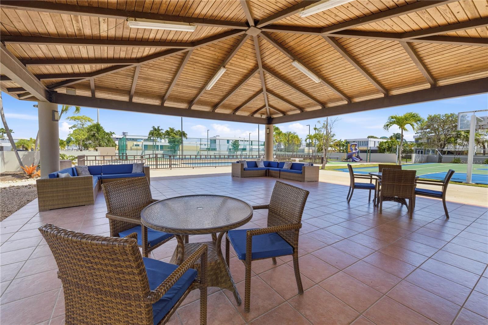 PASEO REAL - Residential