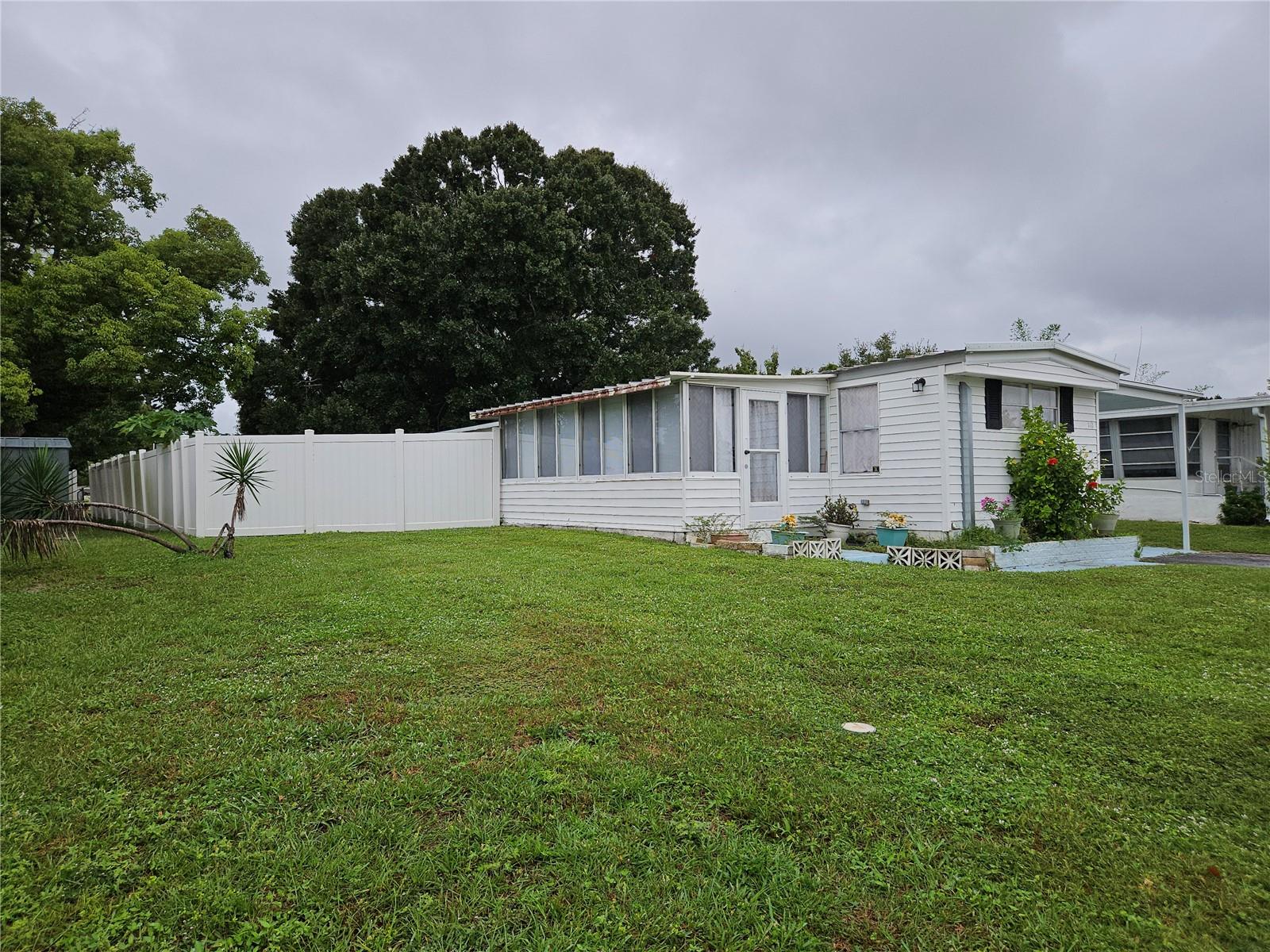 BAREFOOT PARK - Residential