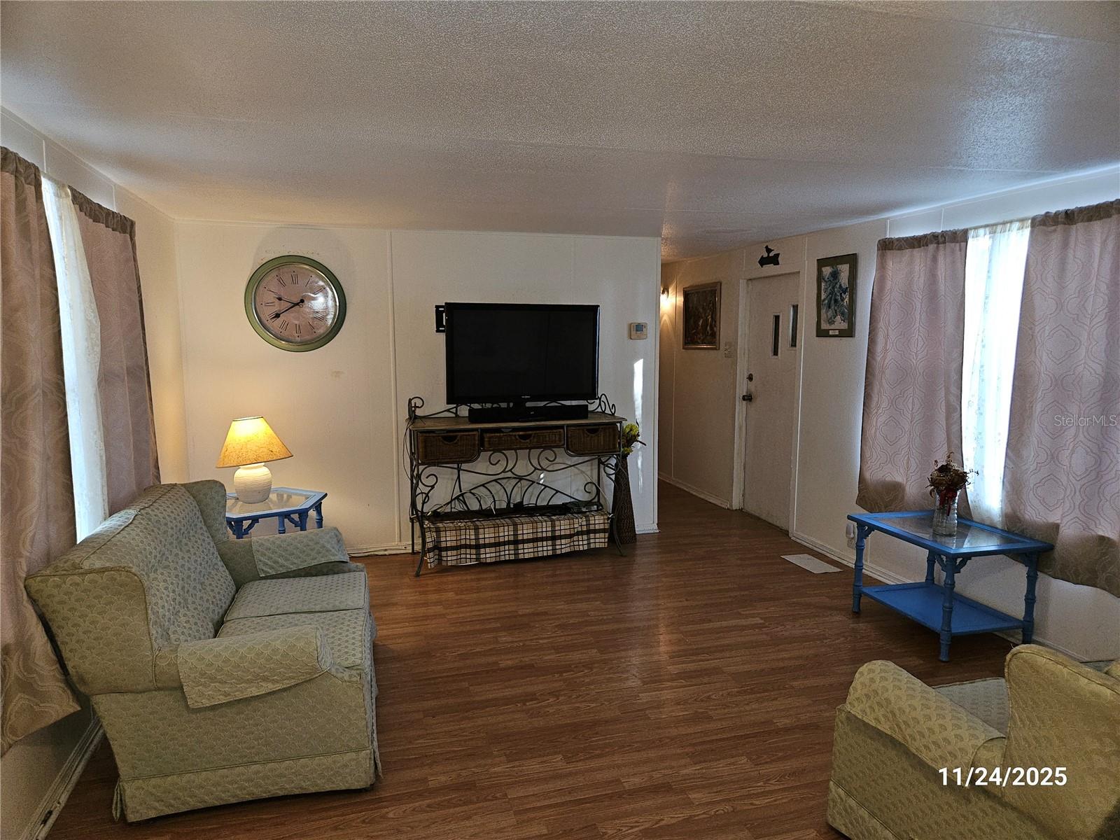 BAREFOOT PARK - Residential