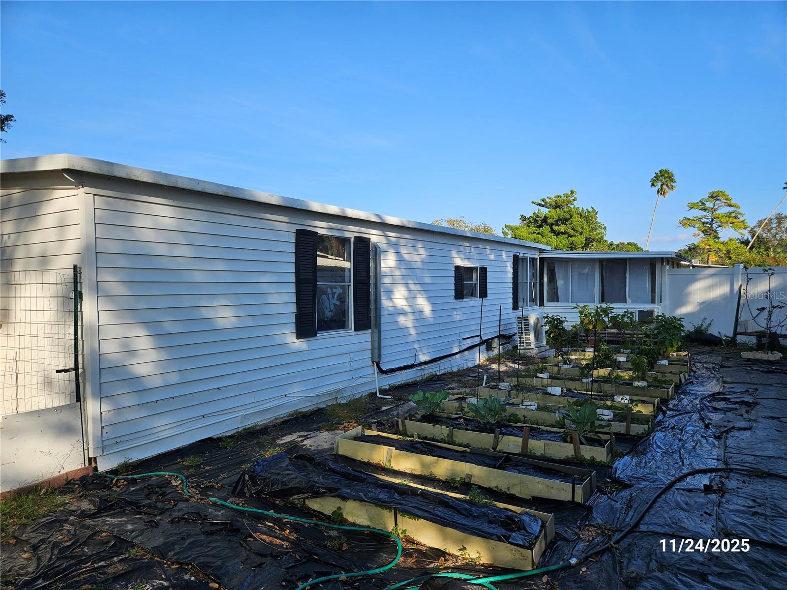 BAREFOOT PARK - Residential