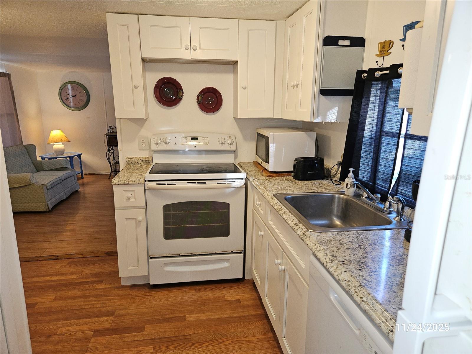 BAREFOOT PARK - Residential