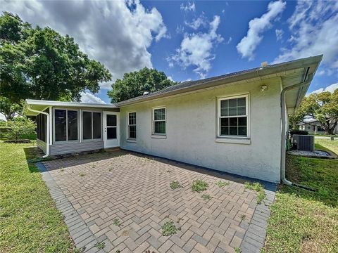 A home in LAKELAND