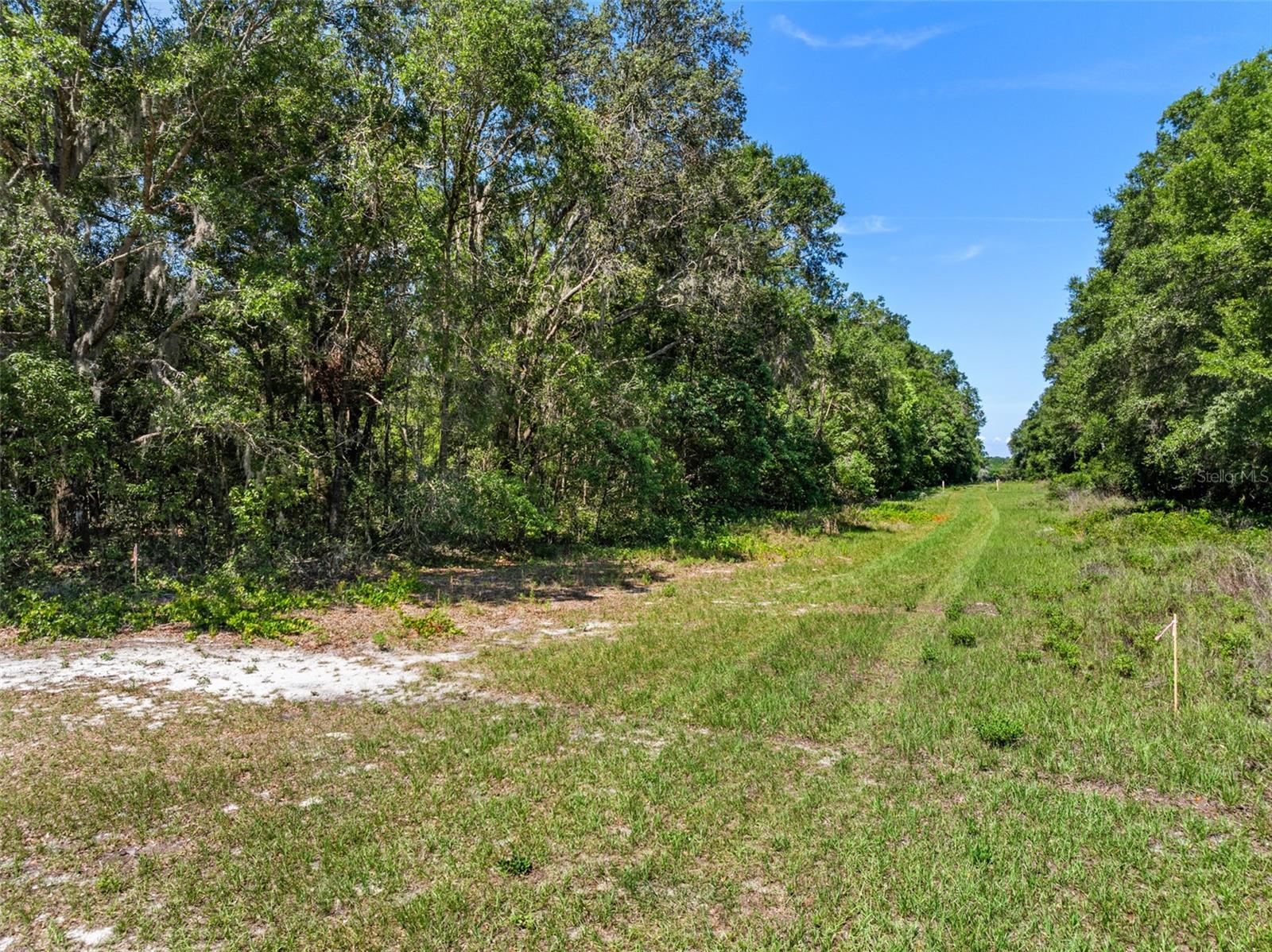 HOJIN GARDENS - Land