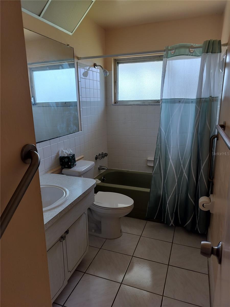 MAINLANDS OF TAMARAC BY THE GULF UNIT 1-A CONDO - Residential Lease