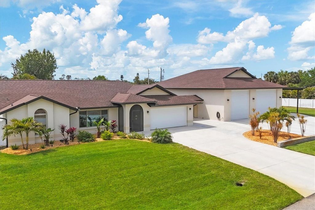 Photo of 11101 Sandrift Avenue, Englewood, FL 34224 (MLS # D6144353)