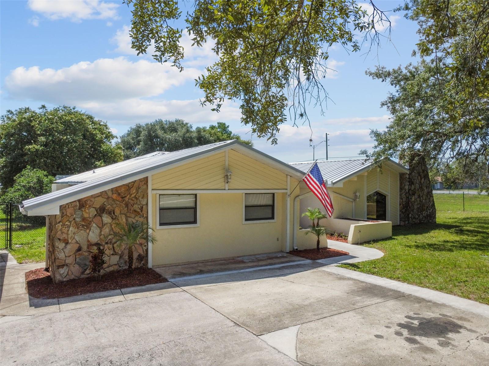 ROLLING OAKS ESTATES - Residential