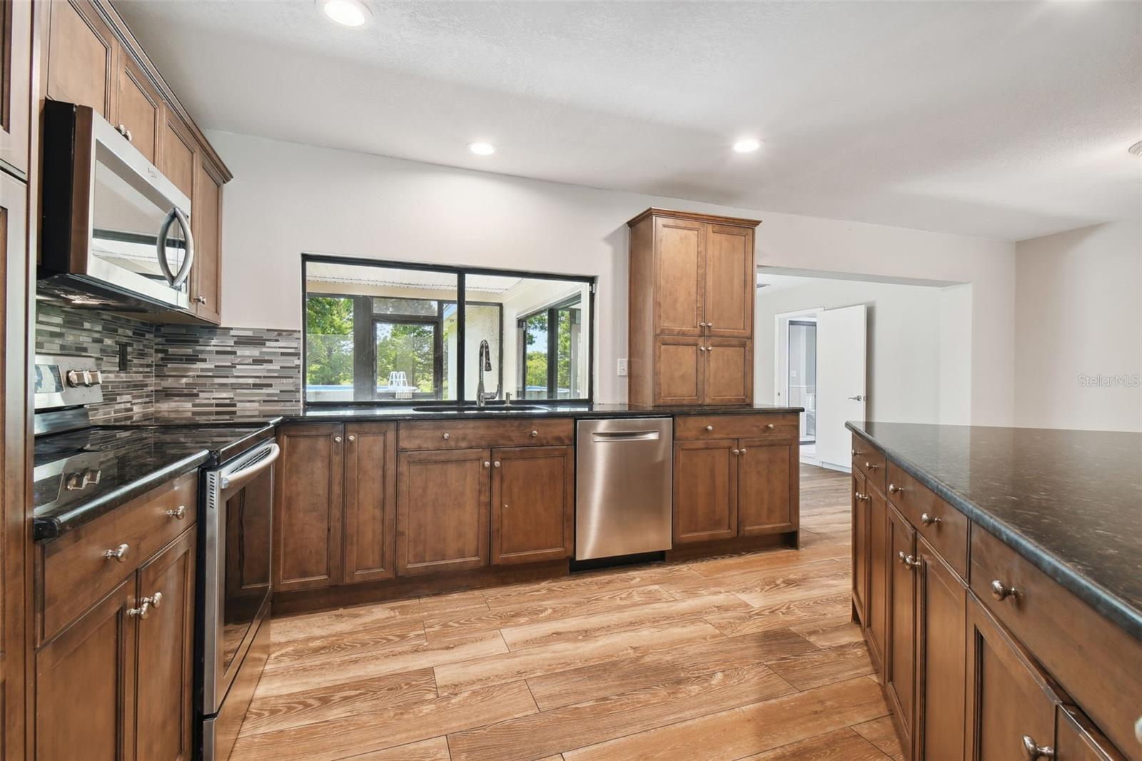 ROLLING OAKS ESTATES - Residential