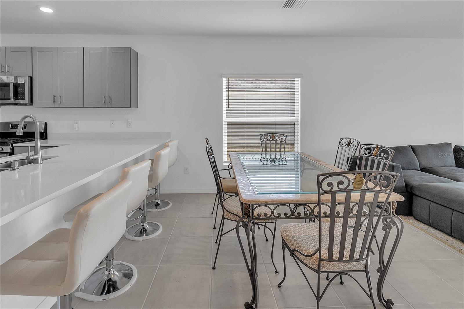 EAVES BEND @ ARTISAN LAKES - Residential Lease