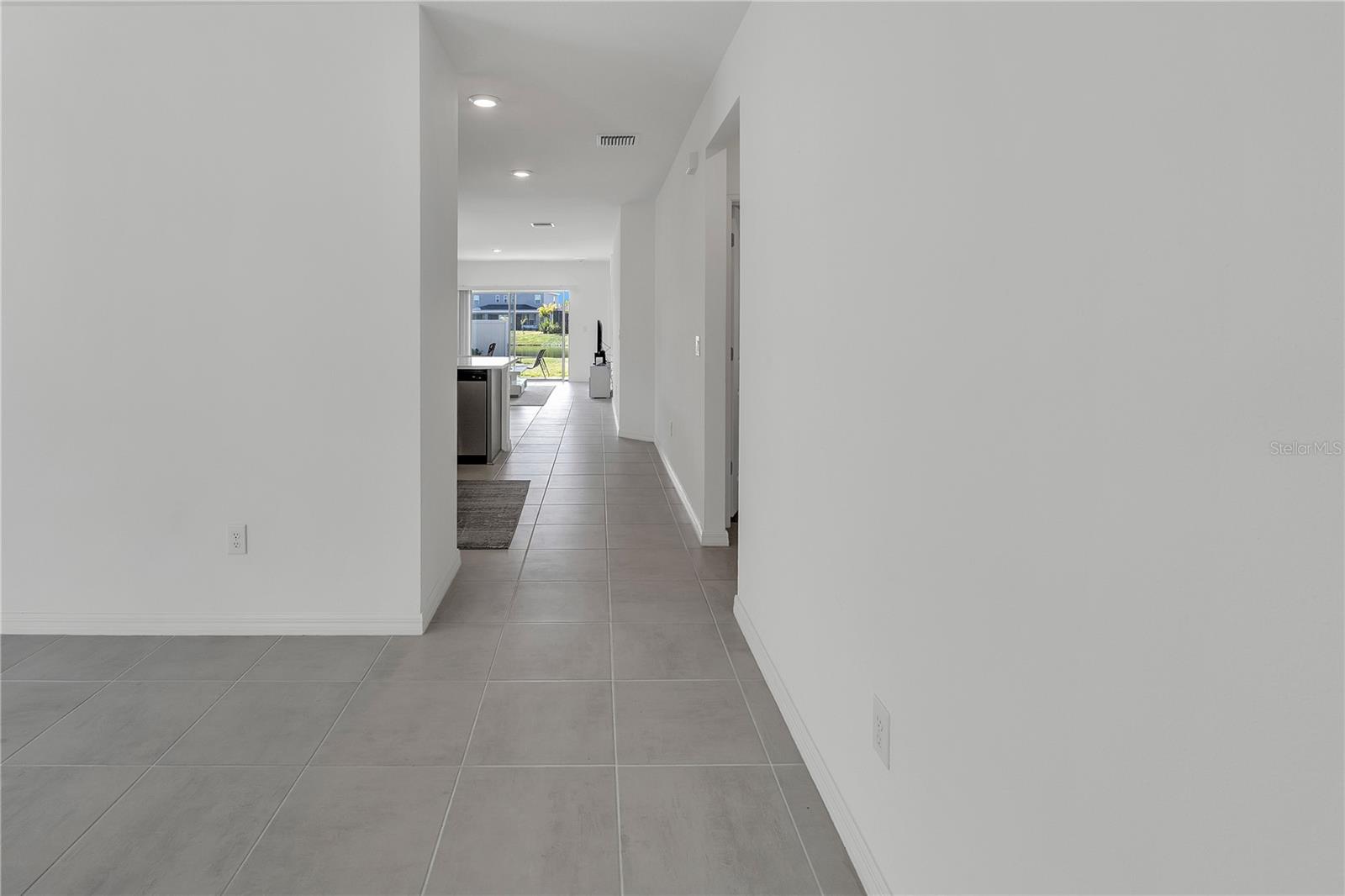 EAVES BEND @ ARTISAN LAKES - Residential Lease