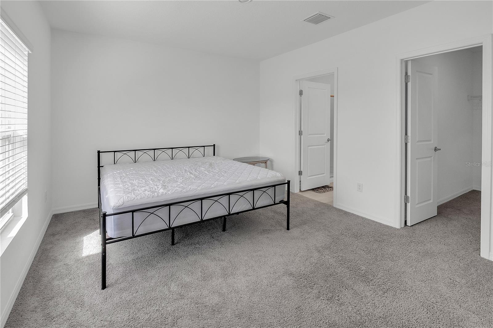 EAVES BEND @ ARTISAN LAKES - Residential Lease