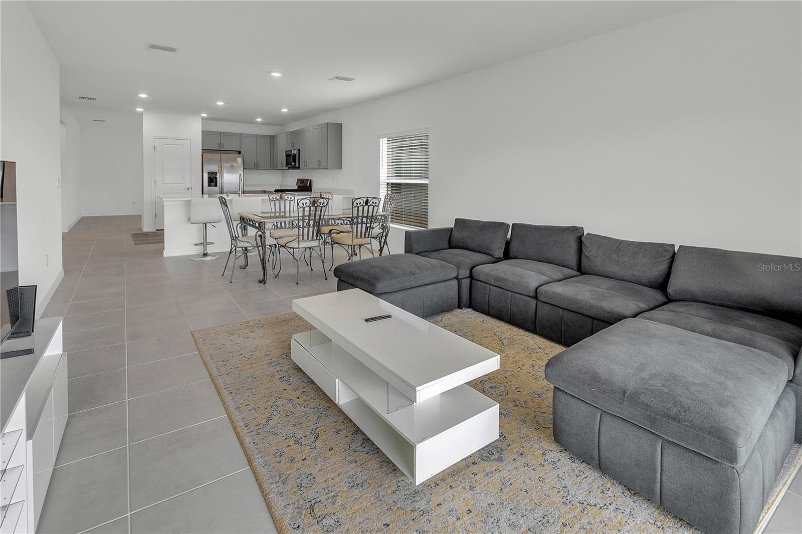 EAVES BEND @ ARTISAN LAKES - Residential Lease