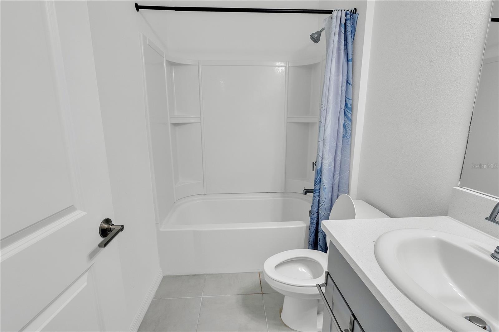 EAVES BEND @ ARTISAN LAKES - Residential Lease