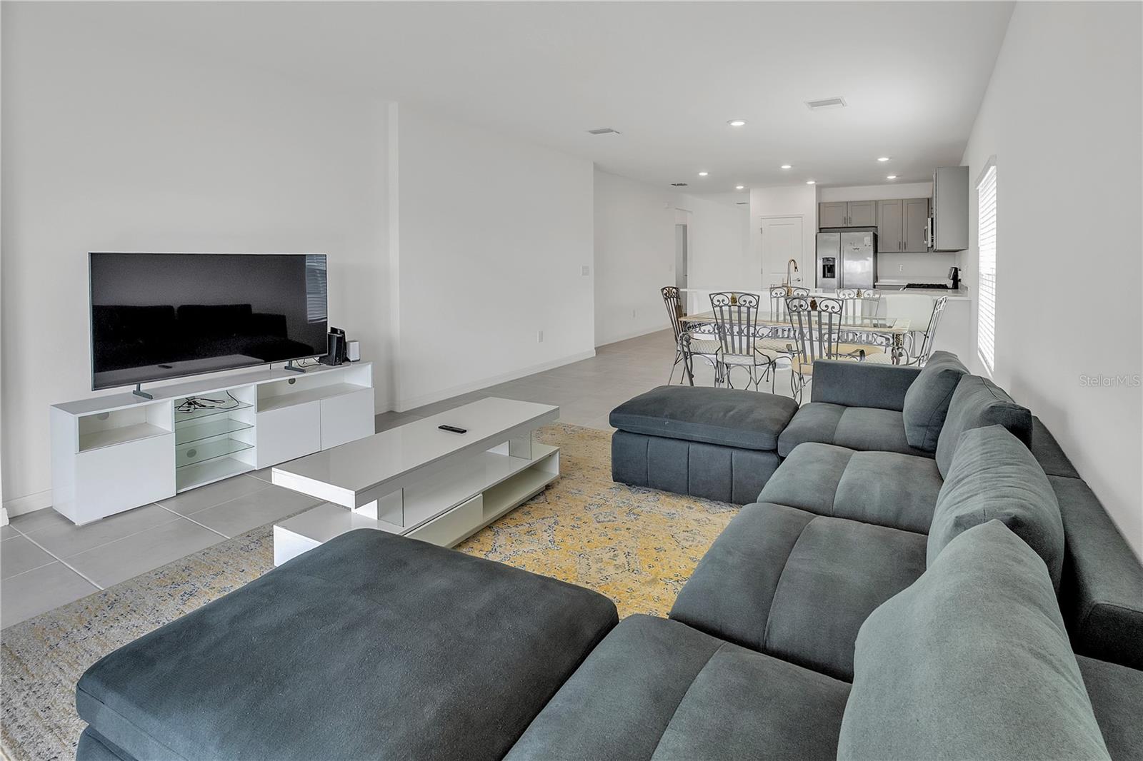 EAVES BEND @ ARTISAN LAKES - Residential Lease