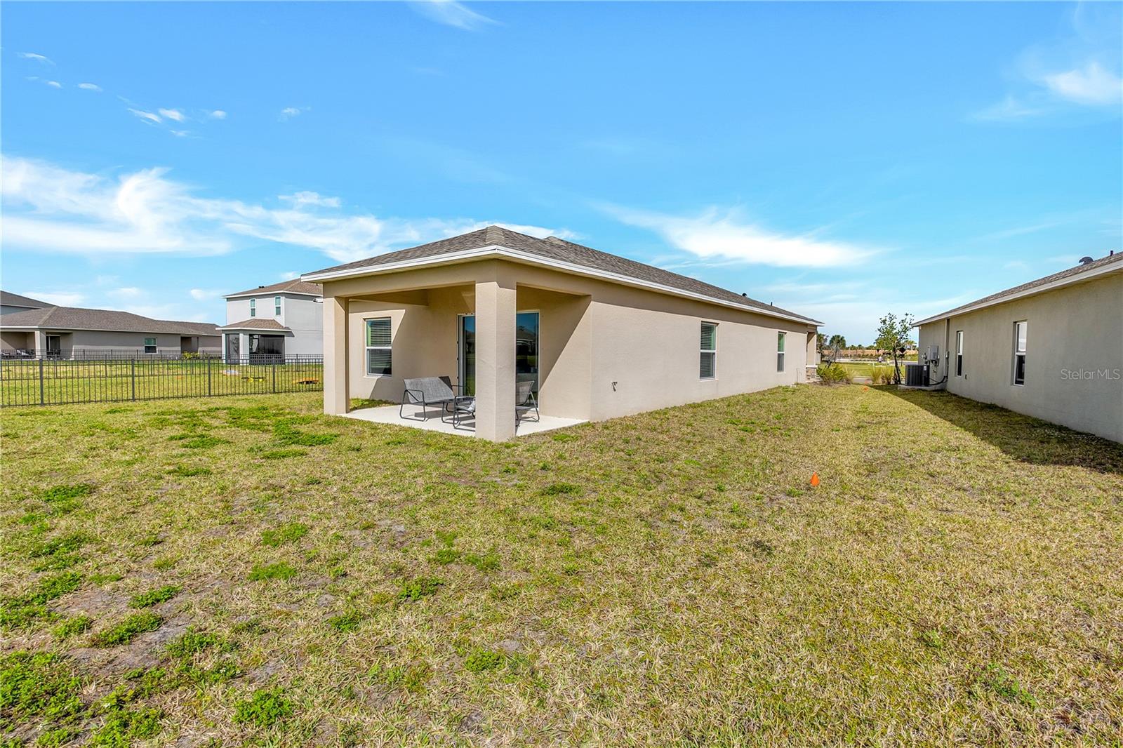 EAVES BEND @ ARTISAN LAKES - Residential Lease