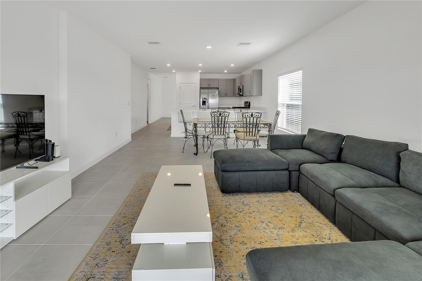 EAVES BEND @ ARTISAN LAKES - Residential Lease