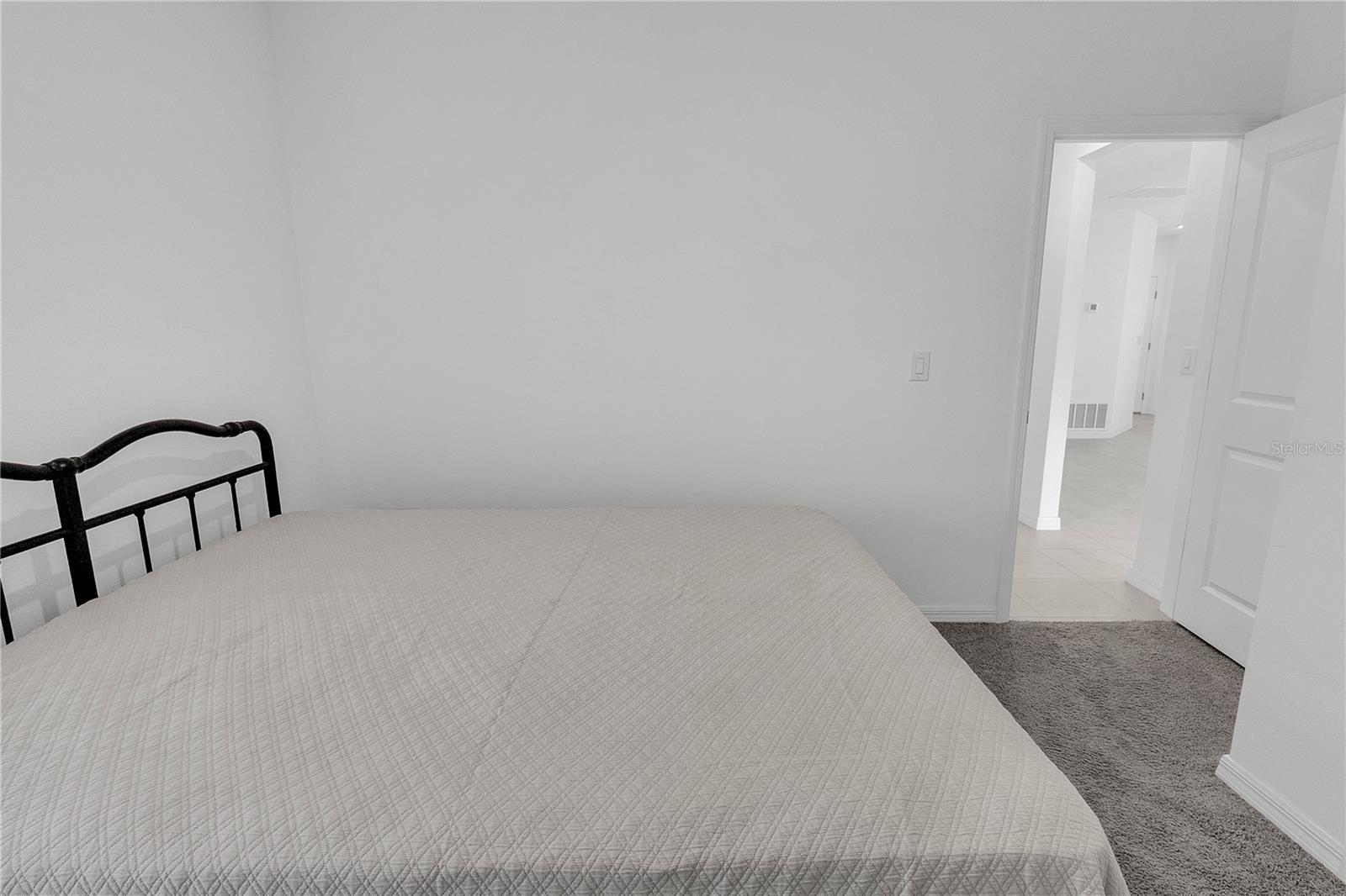 EAVES BEND @ ARTISAN LAKES - Residential Lease