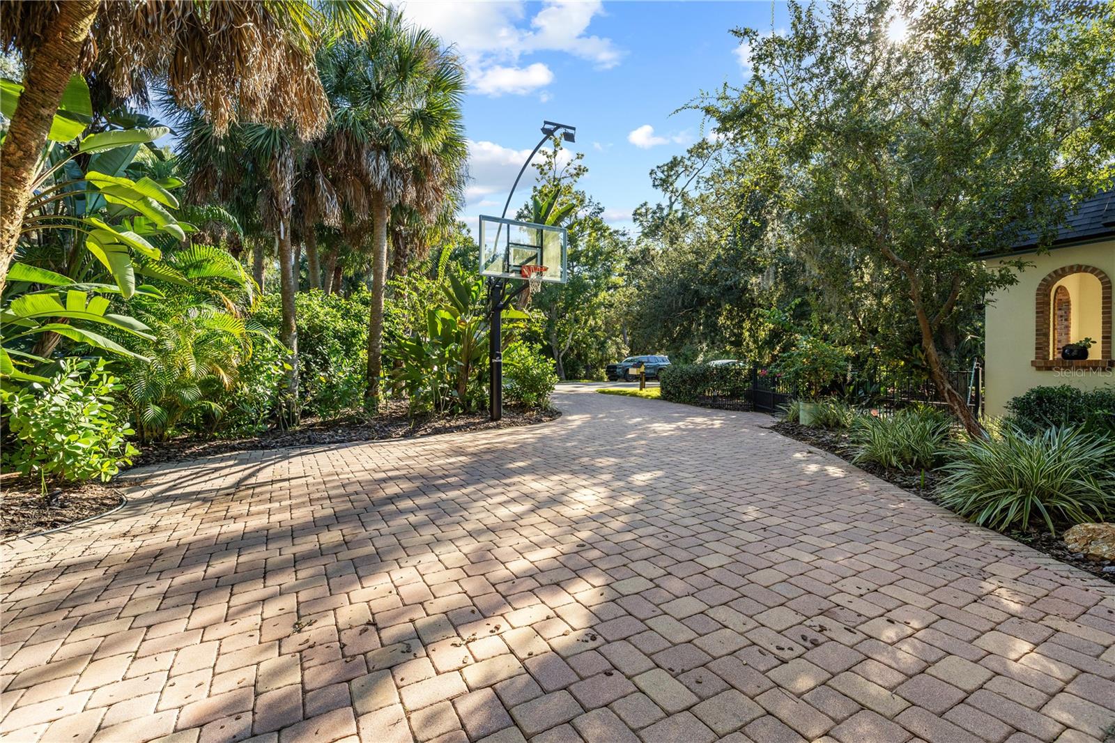 5903 RIVER FOREST CIRCLE