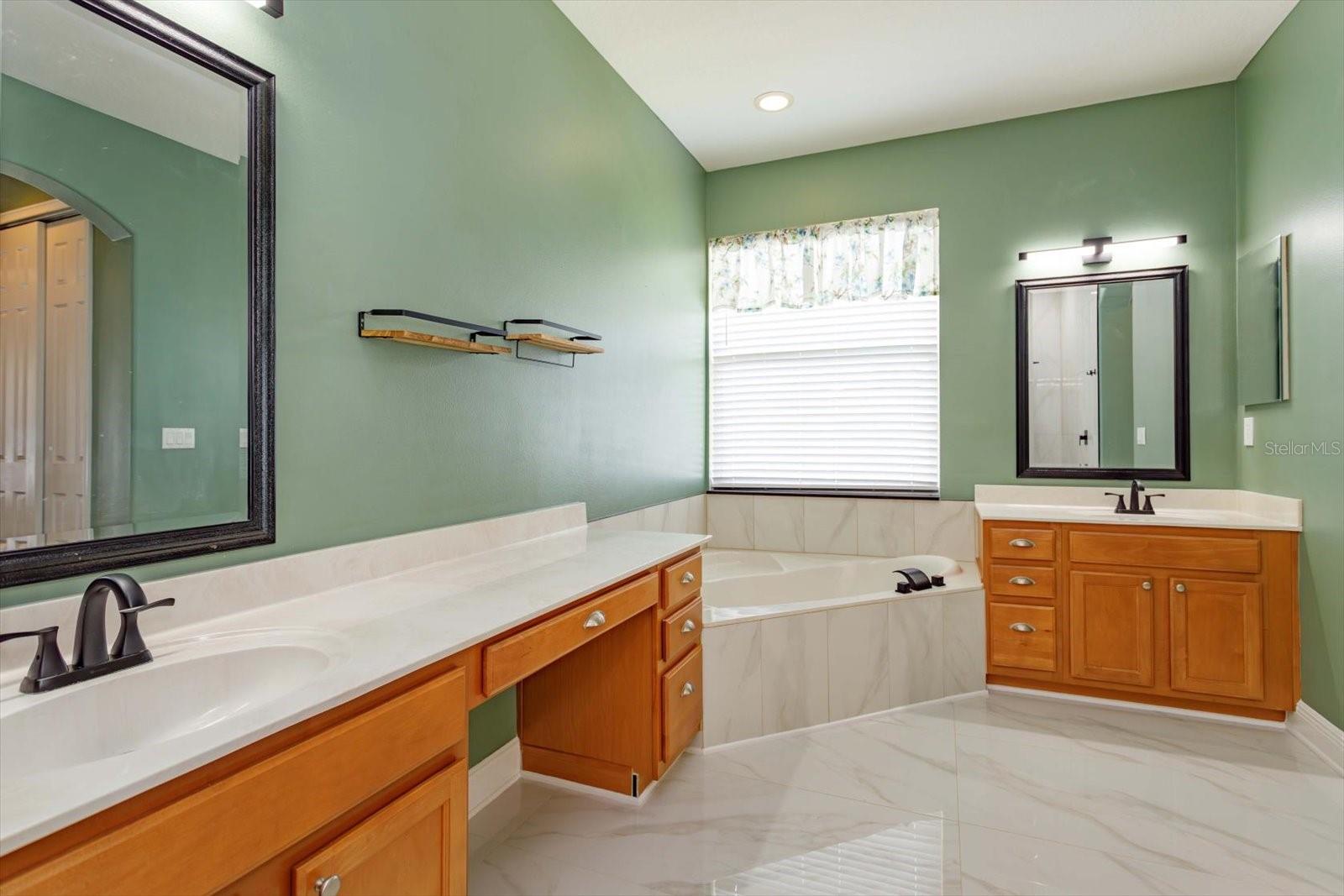 BUCKINGHAM ESTATES PH 3 & 4 - Residential