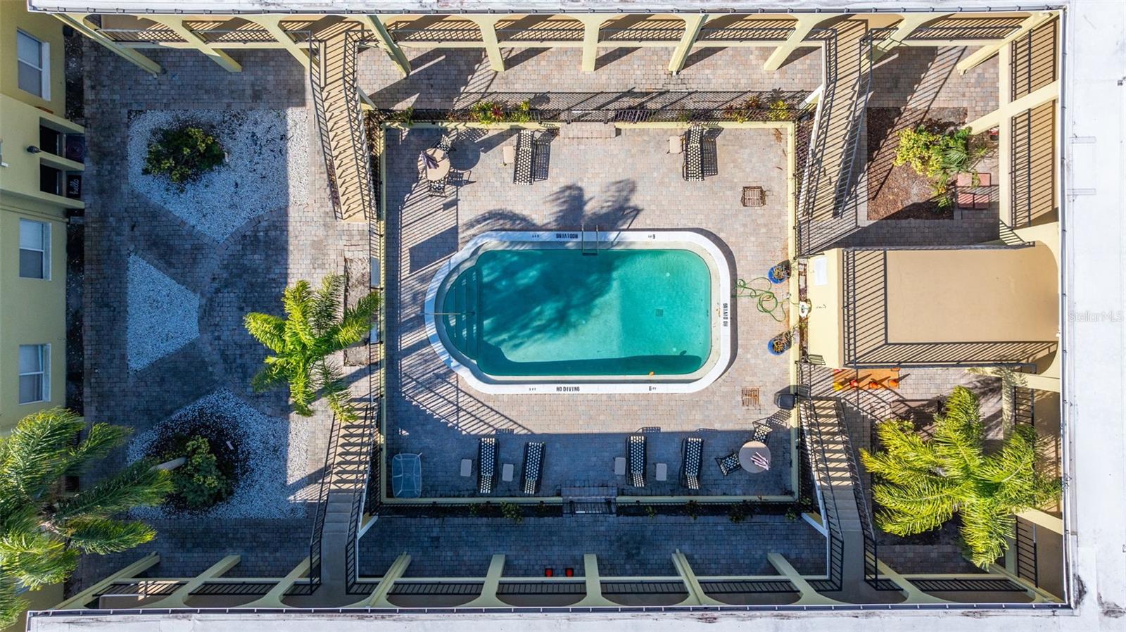 PALMA CEIA GARDENS CONDO - Residential Lease