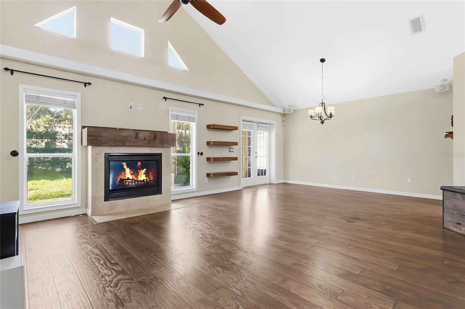 PEARL LAKE VILLAS REP - Residential