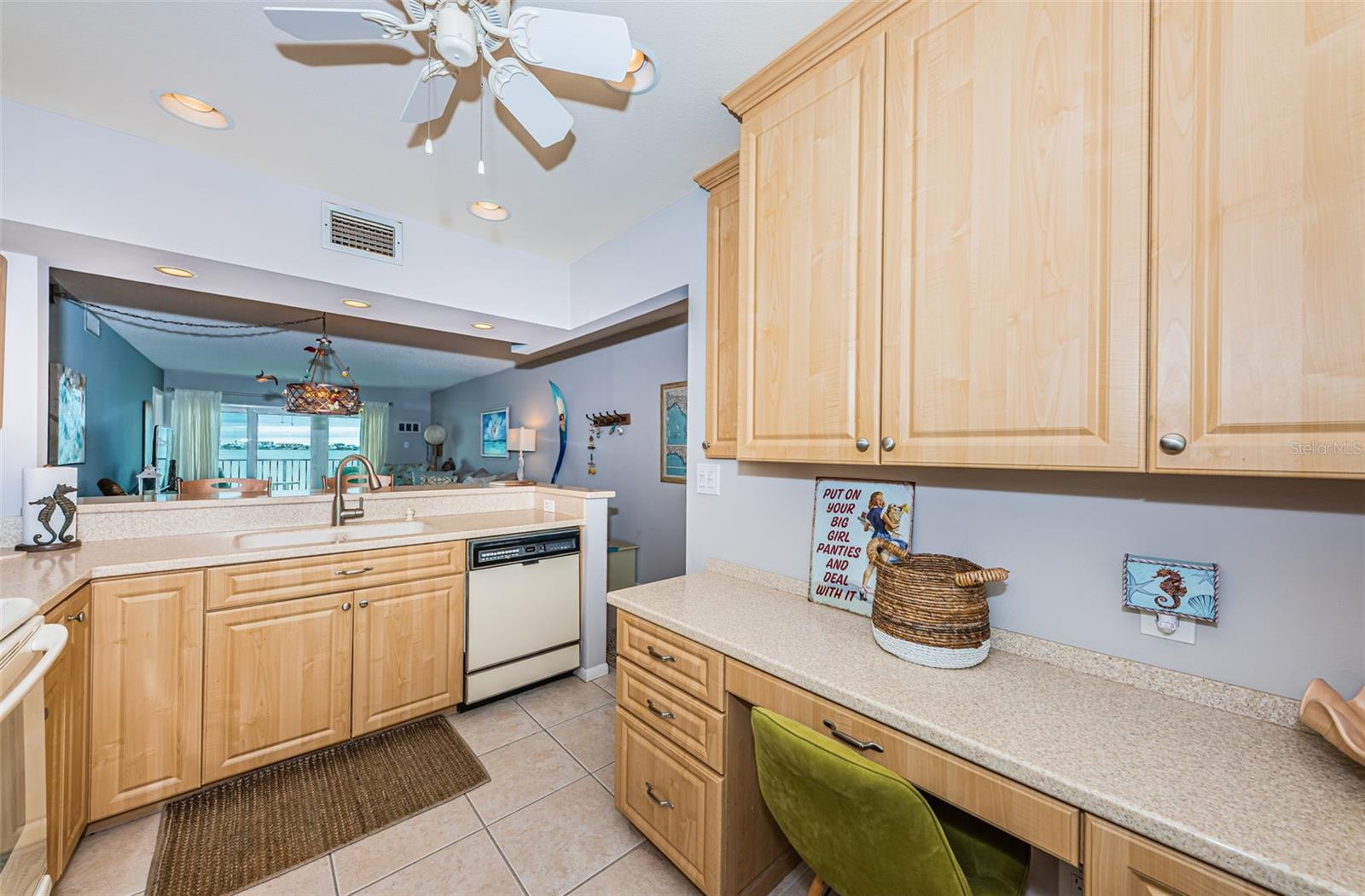 6051 SUN BOULEVARD 207