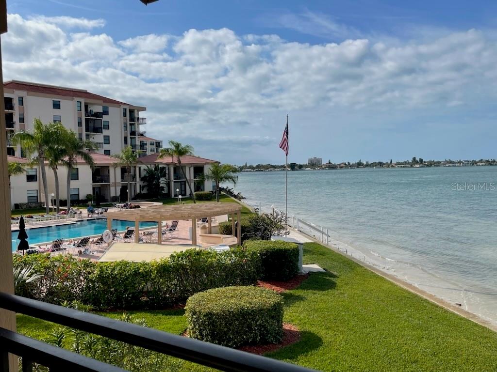 6051 SUN BOULEVARD 207