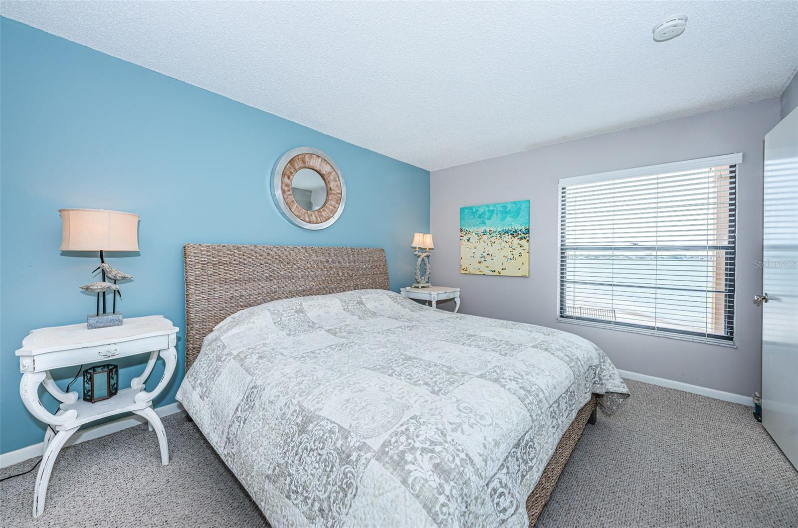 6051 SUN BOULEVARD 207