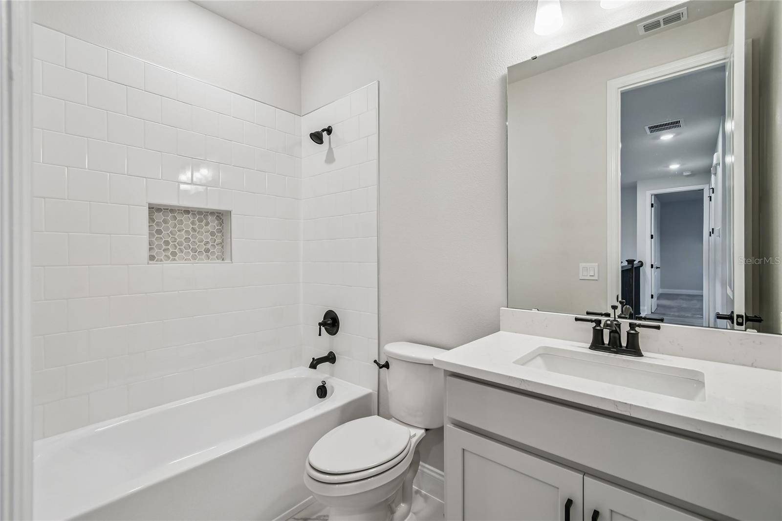 JOHN'S LAKE LANDING - Residential