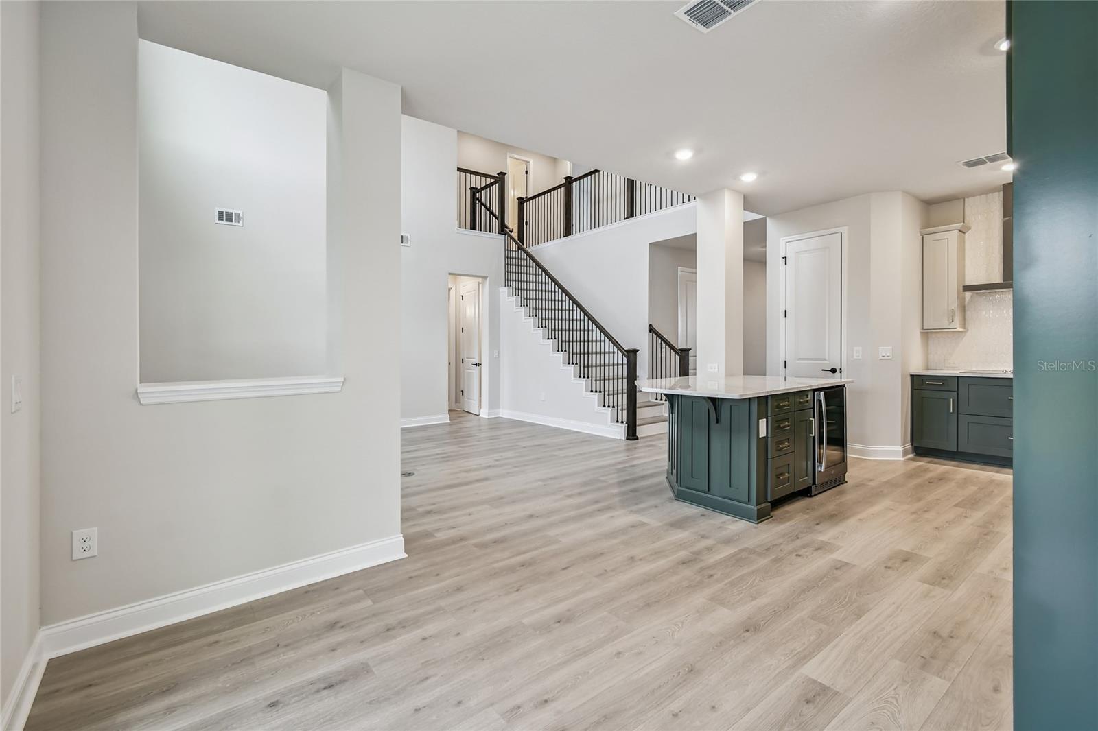 JOHN'S LAKE LANDING - Residential