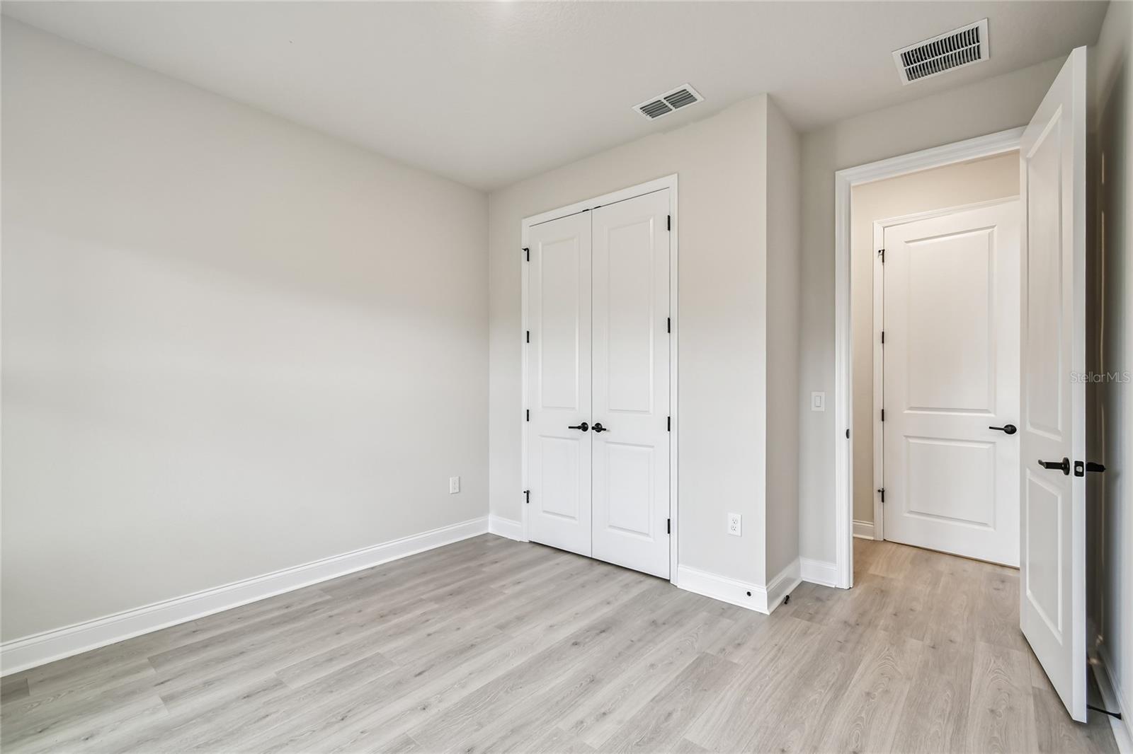 JOHN'S LAKE LANDING - Residential