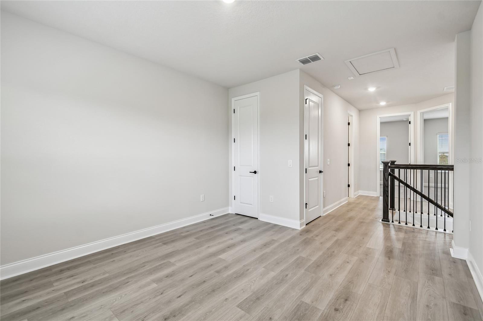 JOHN'S LAKE LANDING - Residential