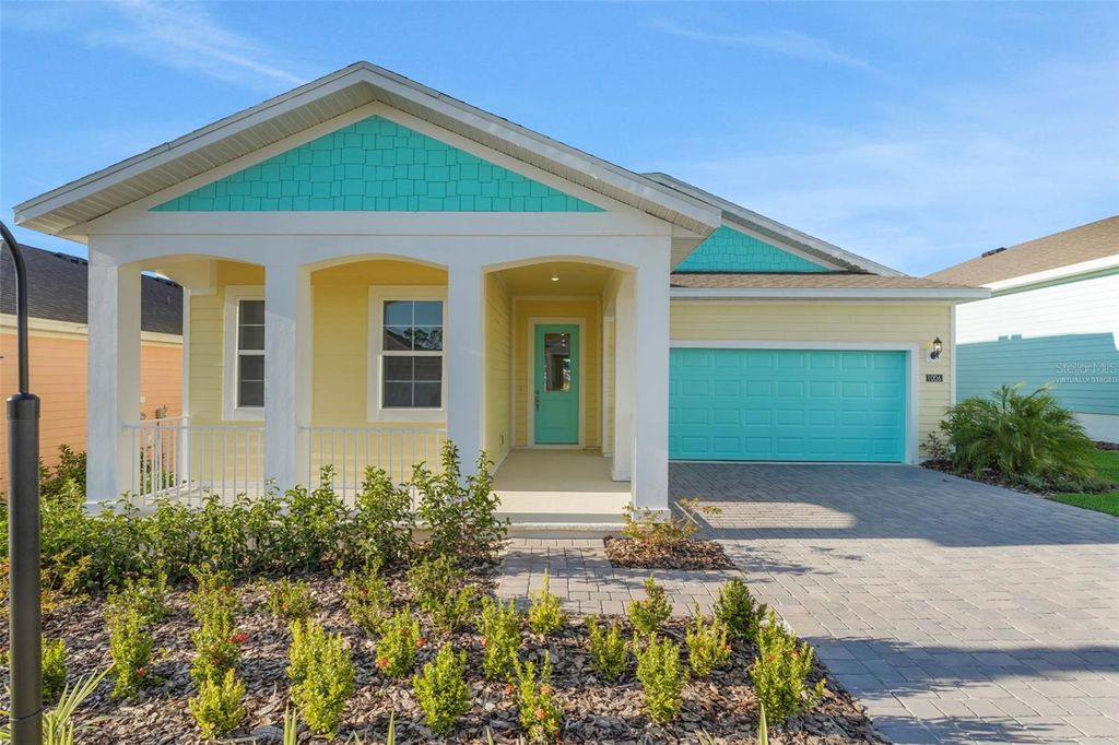 Photo of 1006 Fiesta Key Circle, Lady Lake, FL 32159 (MLS # G5107230)