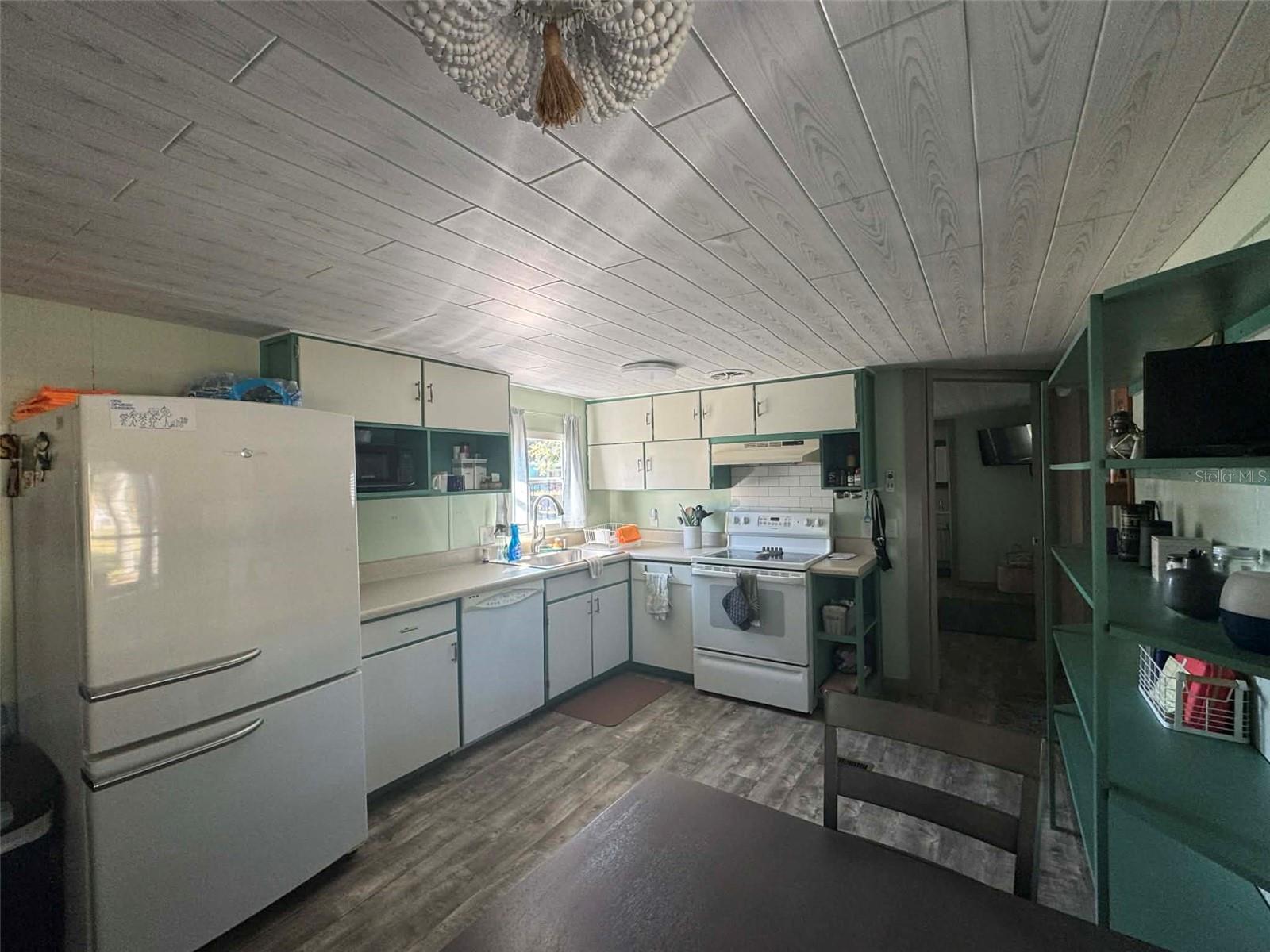 PETES POINT - Residential